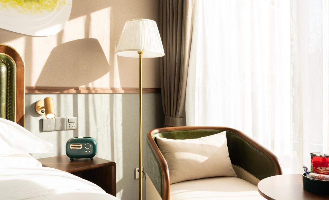 Nost Algia S Hotel Near Beijing Cbd - Cctv, China Zun, Skp And Sanlitun, Tian'Anmen Square, Forbidden City, Free Daily Necessities, Free Night Snack, Free Laundry, English Communication Well, Free Travel Advice , Free Gymnastic, ภายนอก รูปภาพ