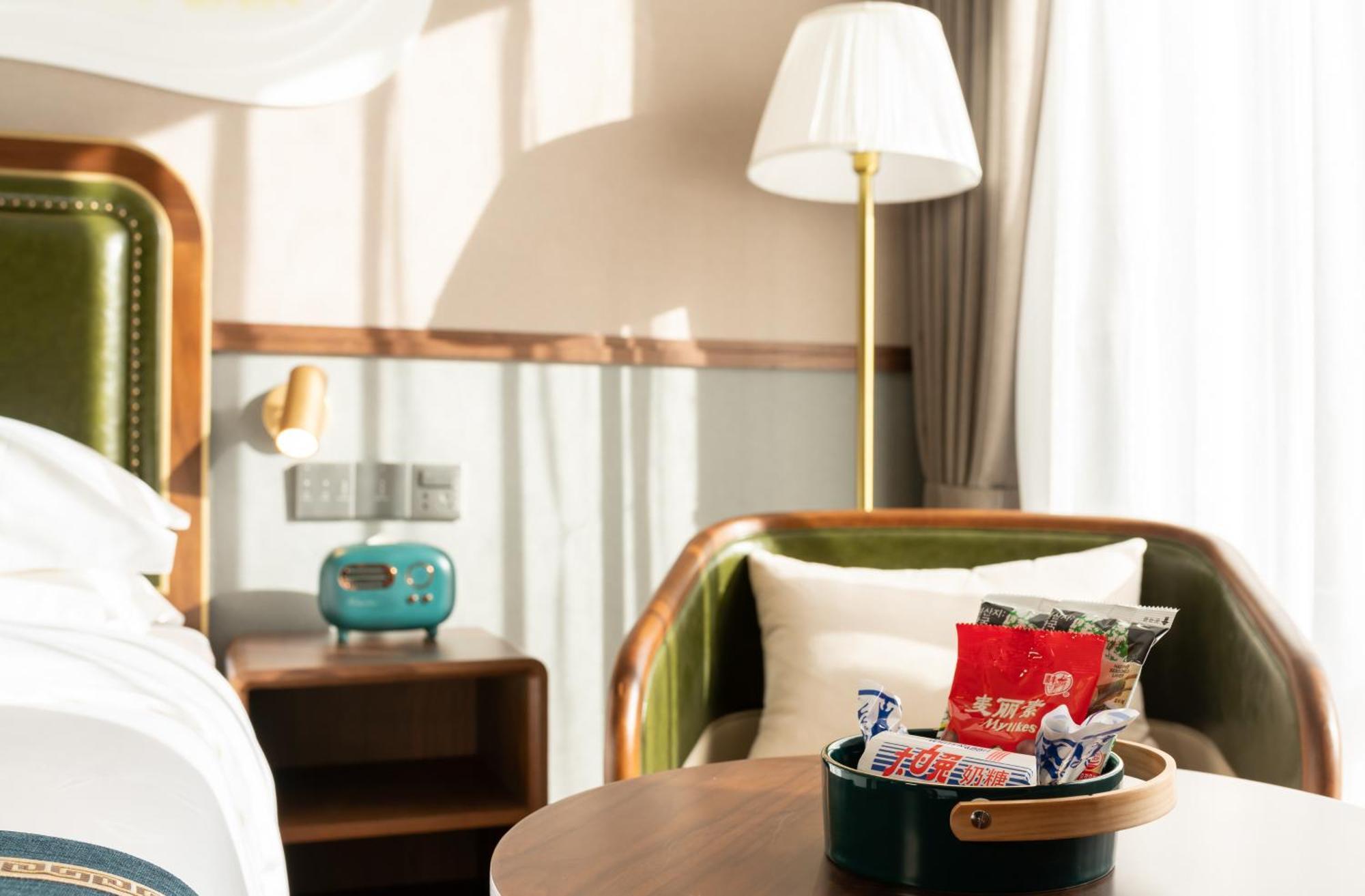 Nost Algia S Hotel Near Beijing Cbd - Cctv, China Zun, Skp And Sanlitun, Tian'Anmen Square, Forbidden City, Free Daily Necessities, Free Night Snack, Free Laundry, English Communication Well, Free Travel Advice , Free Gymnastic, ภายนอก รูปภาพ