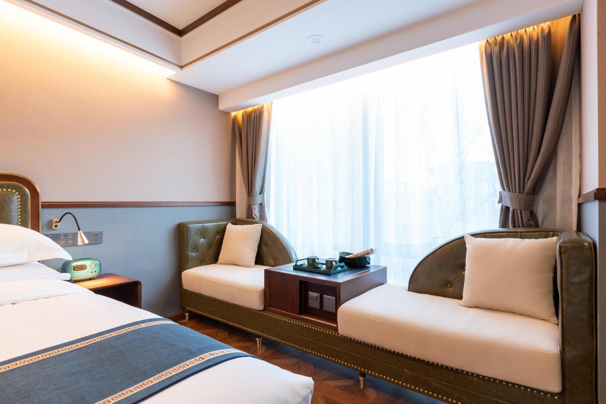 Nost Algia S Hotel Near Beijing Cbd - Cctv, China Zun, Skp And Sanlitun, Tian'Anmen Square, Forbidden City, Free Daily Necessities, Free Night Snack, Free Laundry, English Communication Well, Free Travel Advice , Free Gymnastic, ภายนอก รูปภาพ
